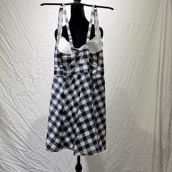 Black and White Checkered swimsuit - Picture 3 of 6